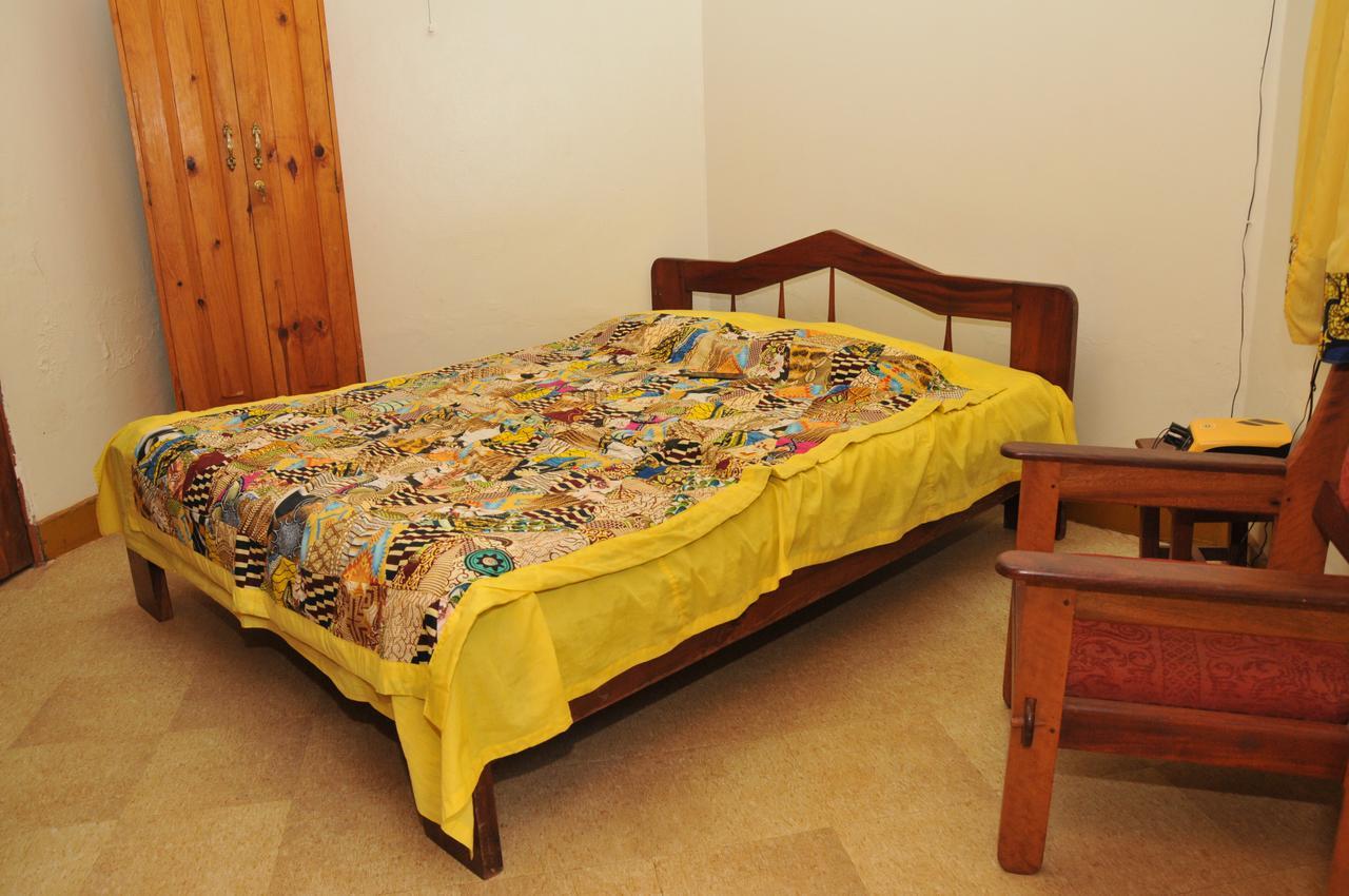 New Court View Hotel Masindi Luaran gambar