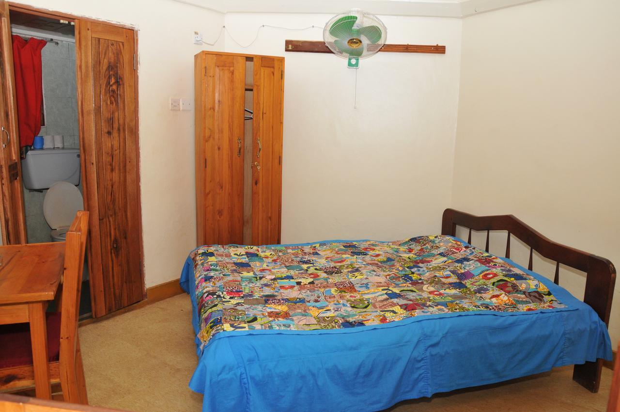 New Court View Hotel Masindi Luaran gambar
