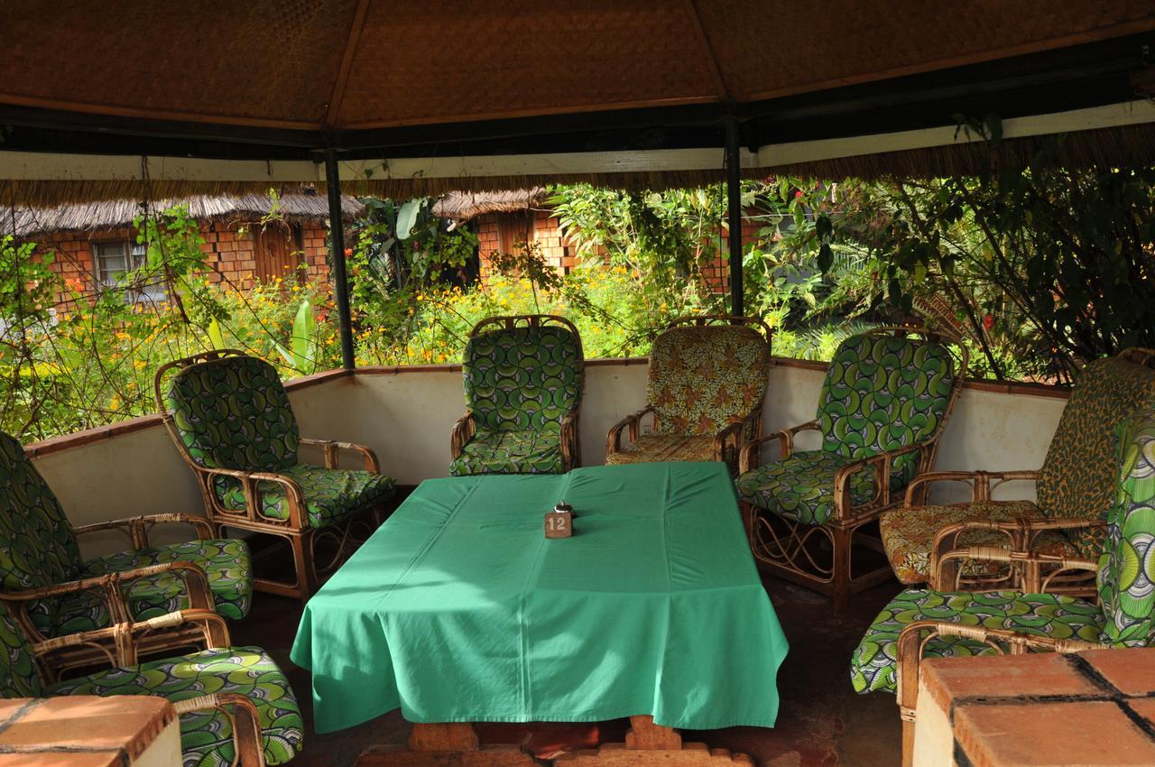 New Court View Hotel Masindi Luaran gambar
