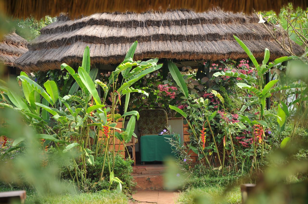 New Court View Hotel Masindi Luaran gambar