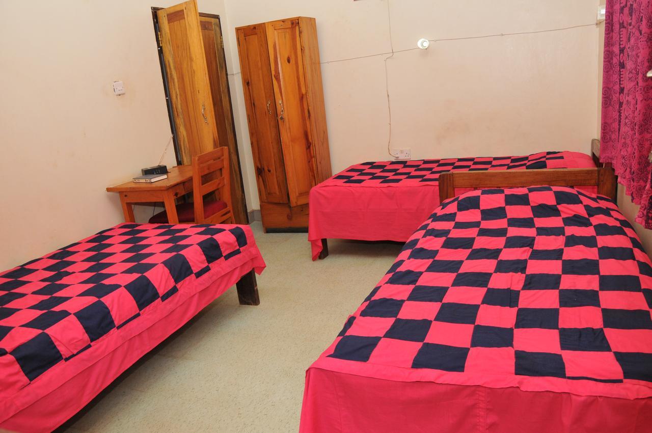New Court View Hotel Masindi Luaran gambar